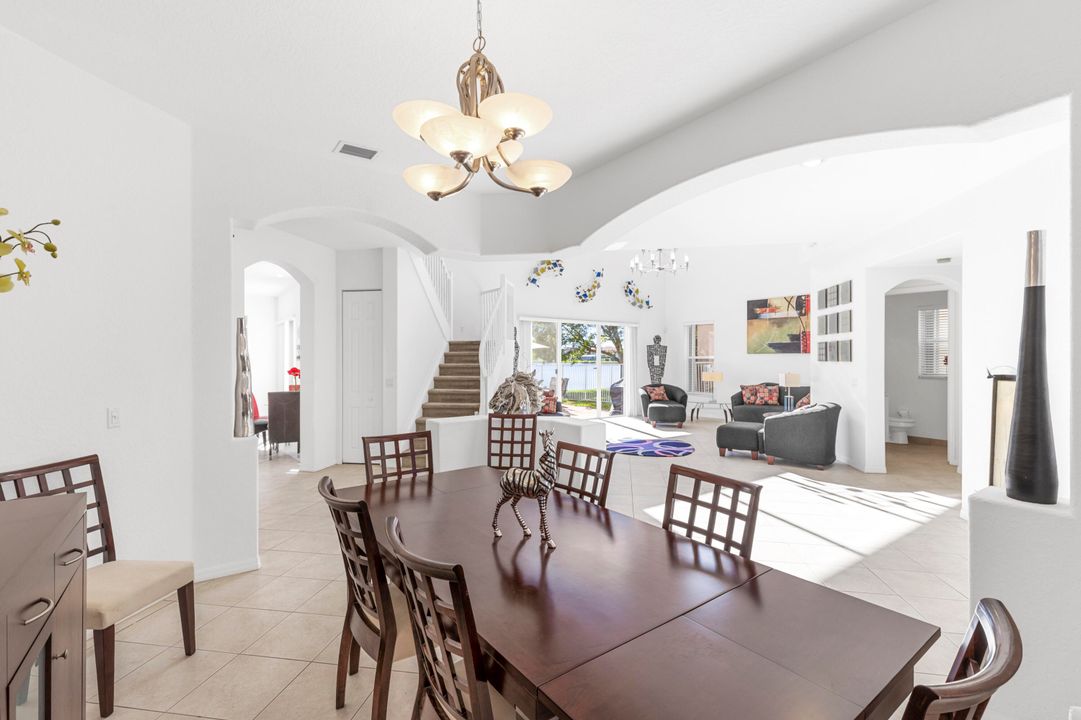 En Venta: $899,000 (6 camas, 4 baños, 4436 Pies cuadrados)