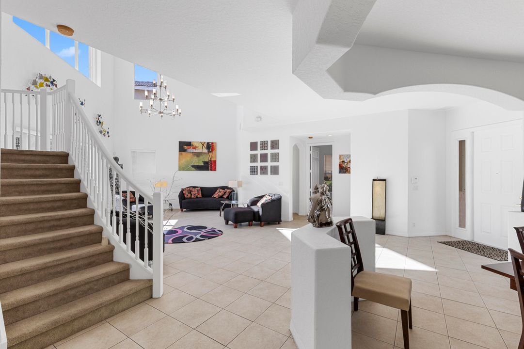 En Venta: $899,000 (6 camas, 4 baños, 4436 Pies cuadrados)