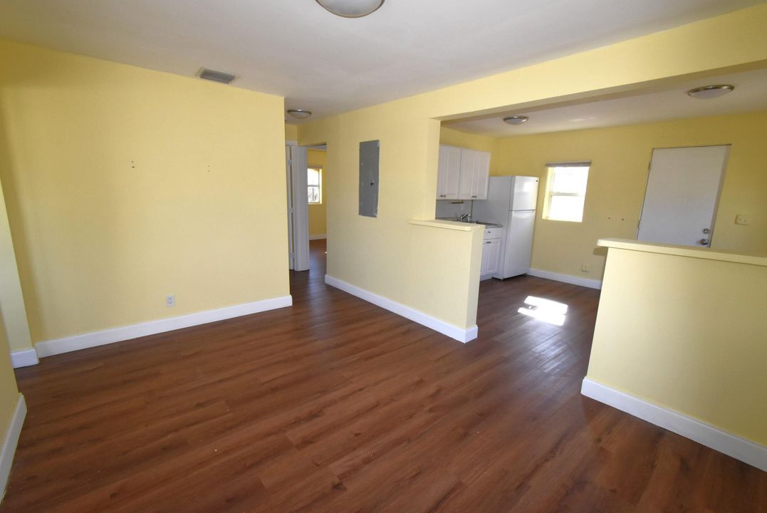 出租: $1,600 (2 贝兹, 1 浴室, 660 平方英尺)