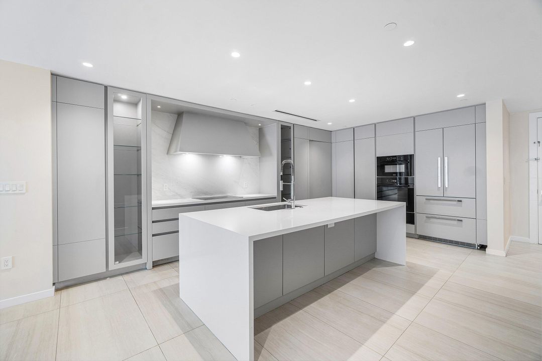 En Venta: $3,500,000 (2 camas, 3 baños, 2897 Pies cuadrados)