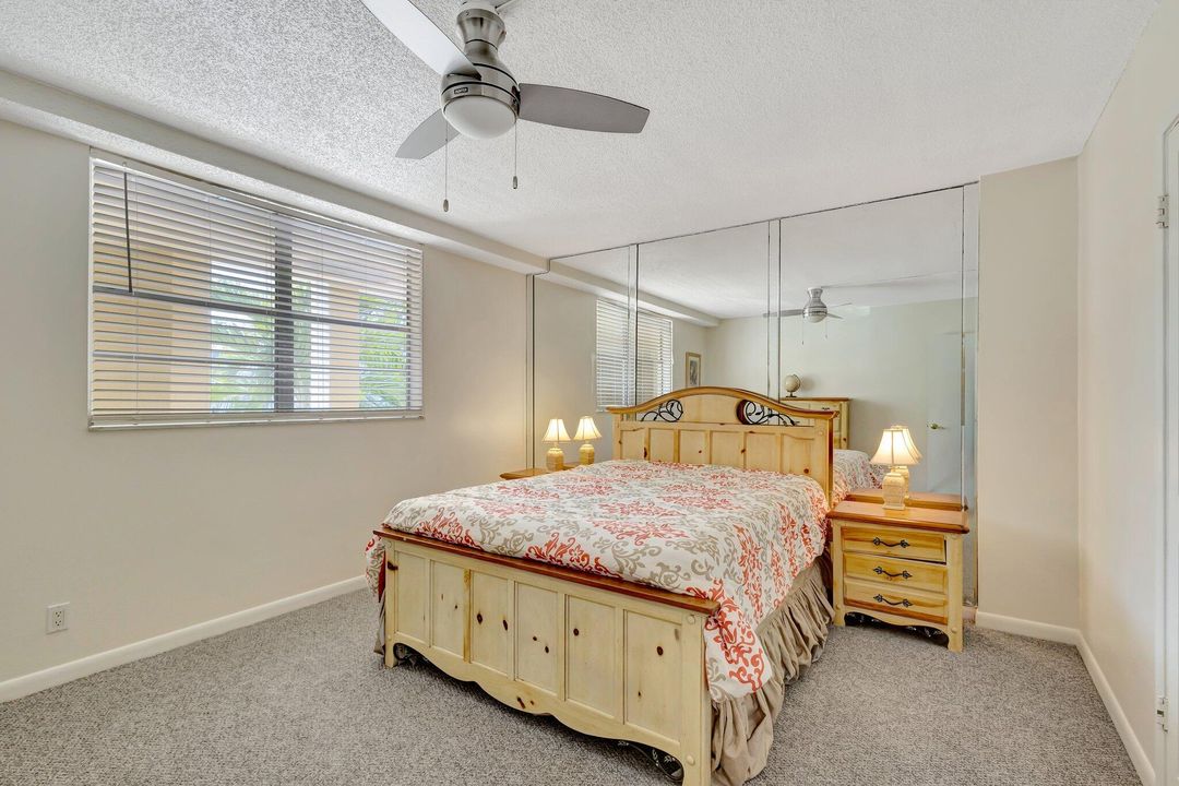 For Rent: $2,100 (1 beds, 1 baths, 720 Square Feet)