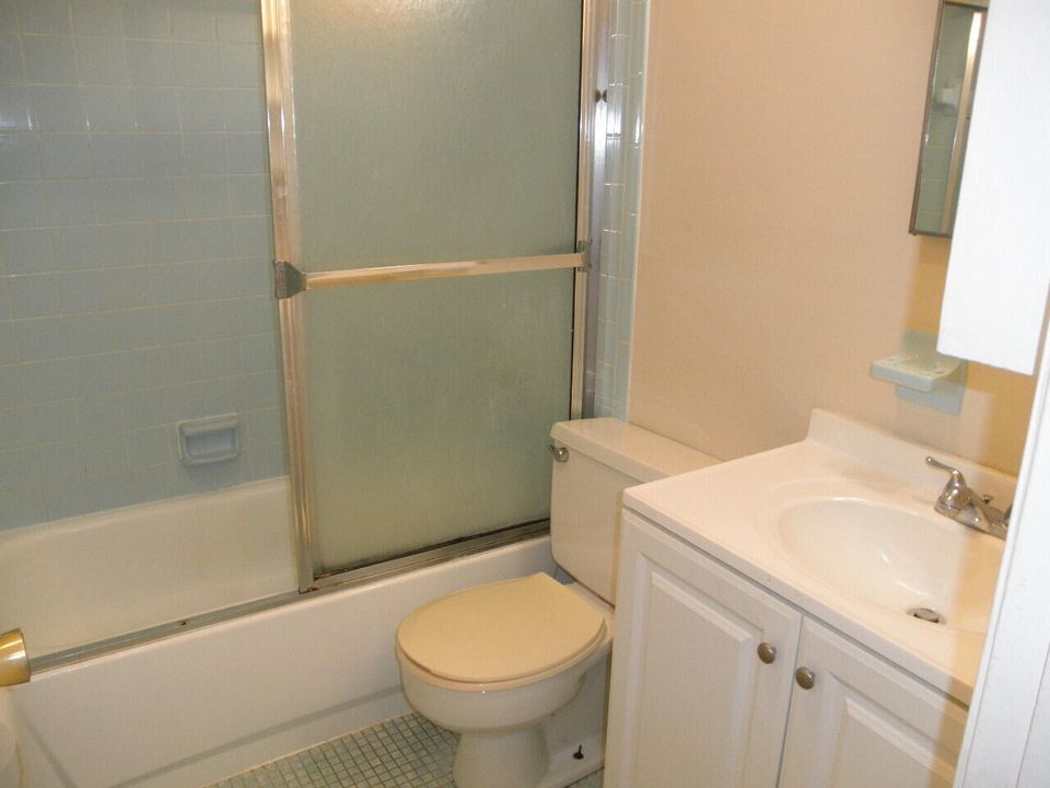 В аренду: $1,650 (2 спален, 1 ванн, 751 Квадратных фут)