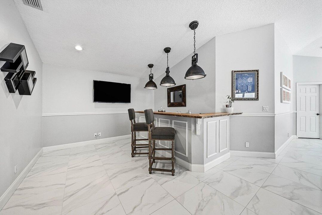 En Venta: $475,000 (3 camas, 2 baños, 1592 Pies cuadrados)