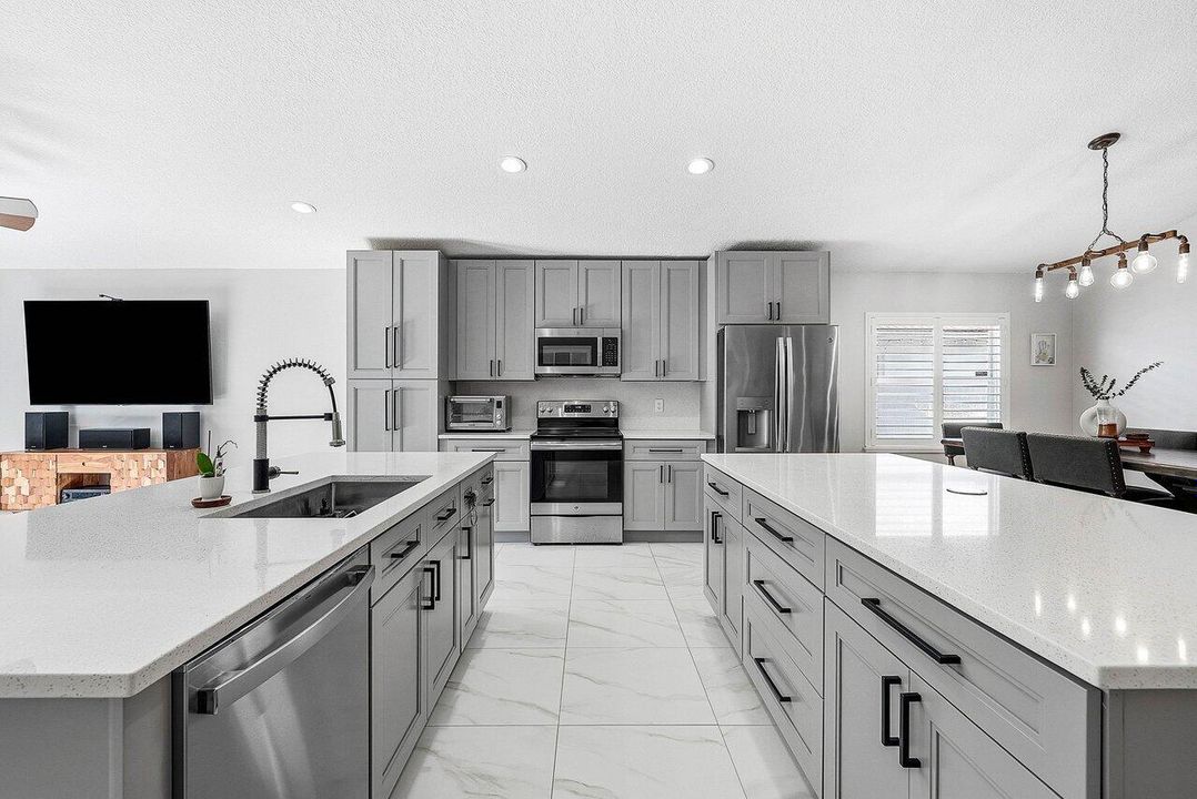 En Venta: $475,000 (3 camas, 2 baños, 1592 Pies cuadrados)