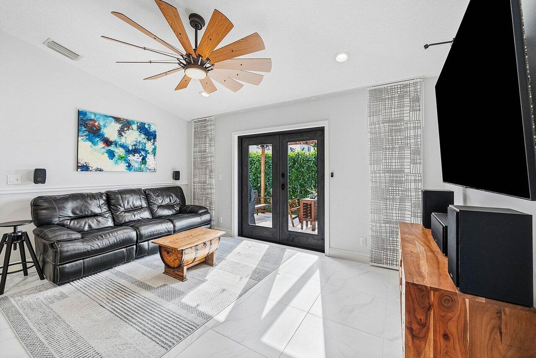 En Venta: $475,000 (3 camas, 2 baños, 1592 Pies cuadrados)