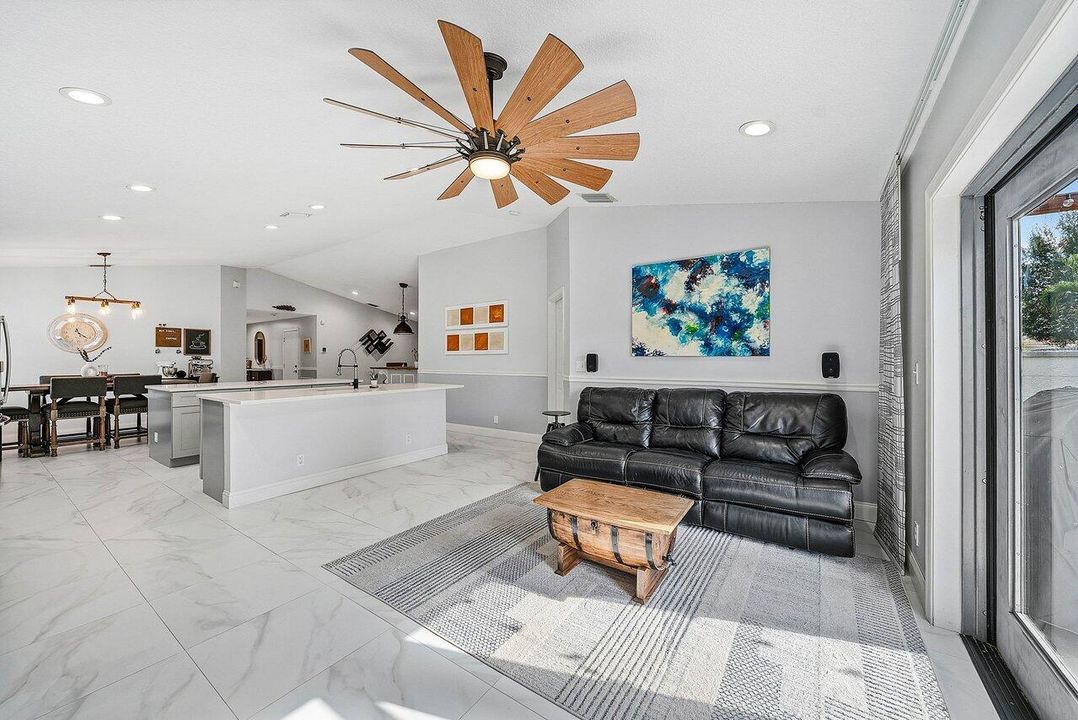 En Venta: $475,000 (3 camas, 2 baños, 1592 Pies cuadrados)