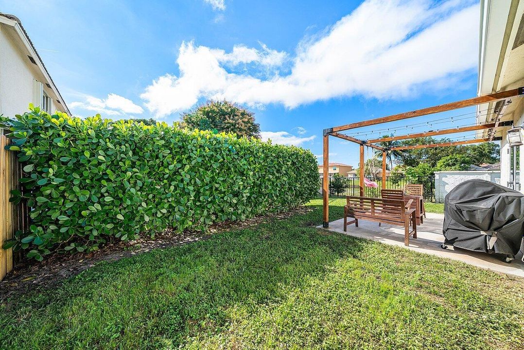 En Venta: $475,000 (3 camas, 2 baños, 1592 Pies cuadrados)