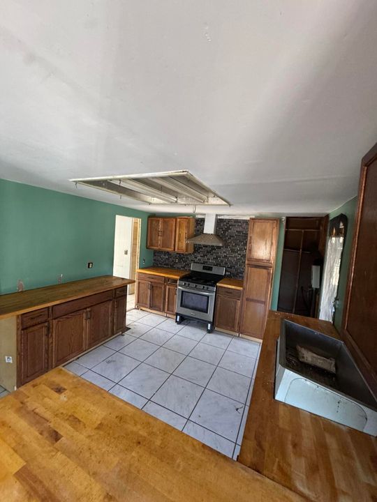 For Sale: $149,199 (2 beds, 2 baths, 960 Square Feet)