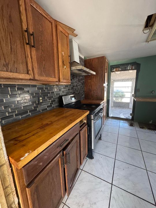 For Sale: $149,199 (2 beds, 2 baths, 960 Square Feet)