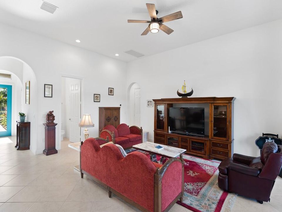 На продажу: $575,000 (3 спален, 2 ванн, 2458 Квадратных фут)