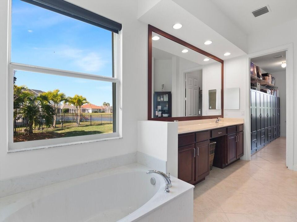 На продажу: $575,000 (3 спален, 2 ванн, 2458 Квадратных фут)