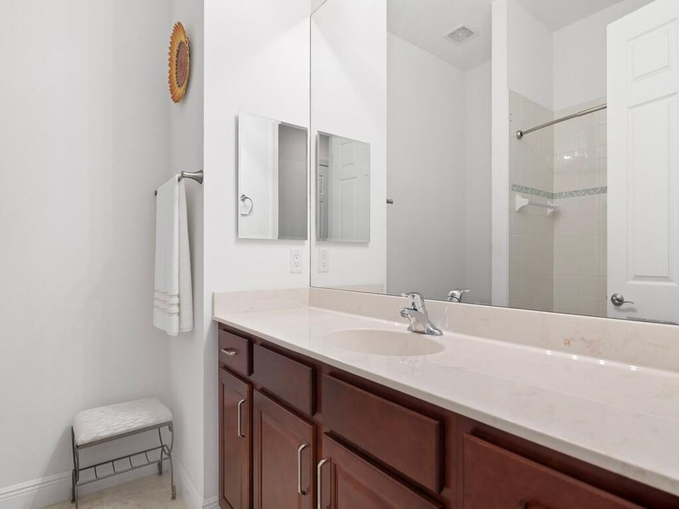 На продажу: $575,000 (3 спален, 2 ванн, 2458 Квадратных фут)