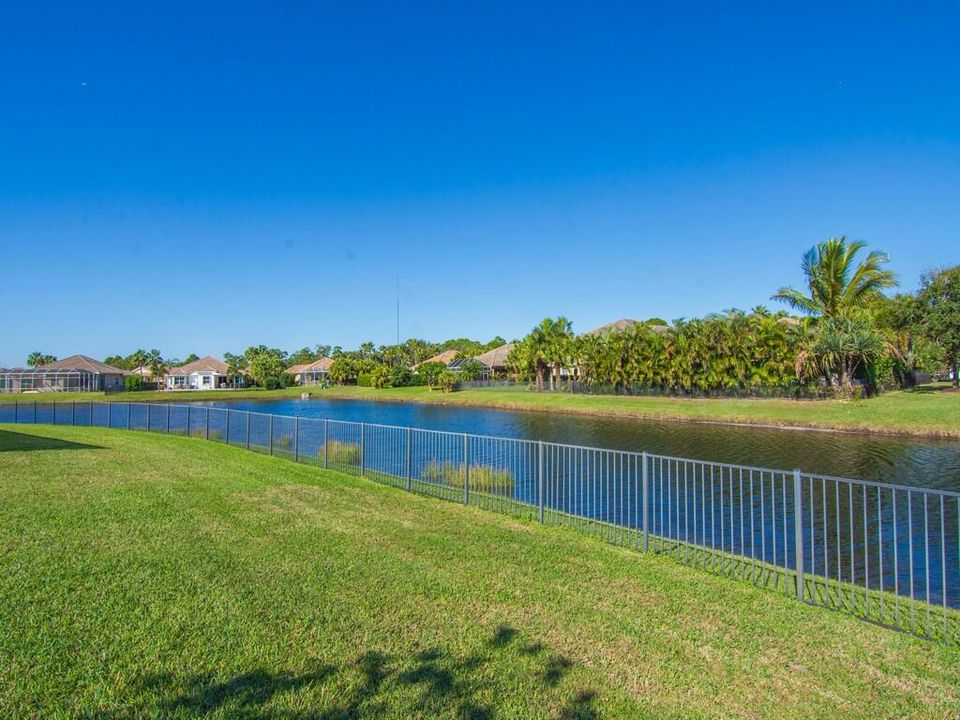 На продажу: $575,000 (3 спален, 2 ванн, 2458 Квадратных фут)