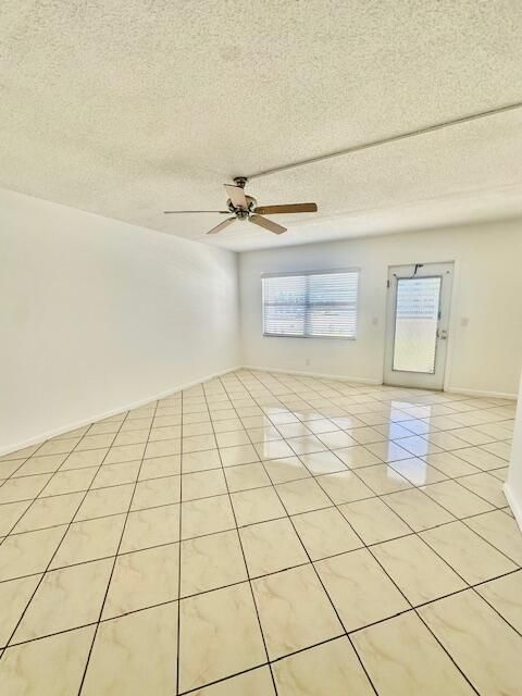 For Sale: $105,000 (2 beds, 1 baths, 835 Square Feet)