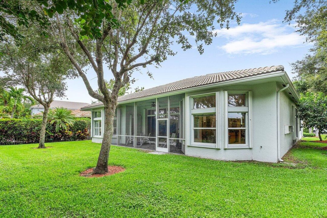 For Sale: $750,000 (3 beds, 2 baths, 2695 Square Feet)