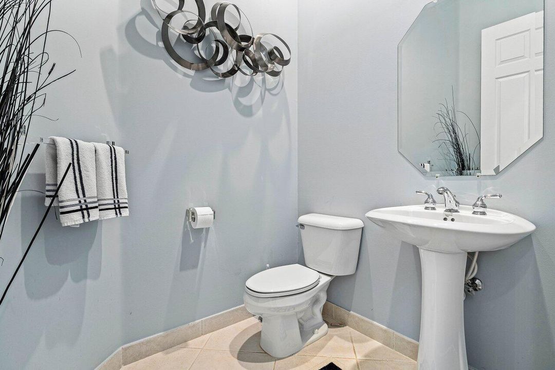 For Sale: $750,000 (3 beds, 2 baths, 2695 Square Feet)