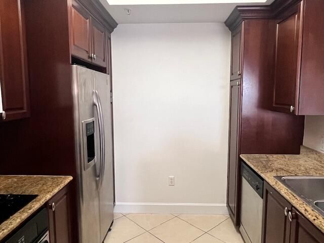 В аренду: $1,925 (1 спален, 1 ванн, 747 Квадратных фут)