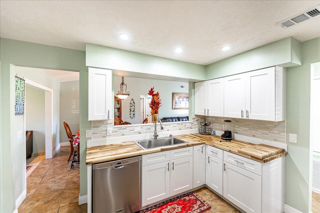 В аренду: $2,500 (4 спален, 2 ванн, 1343 Квадратных фут)