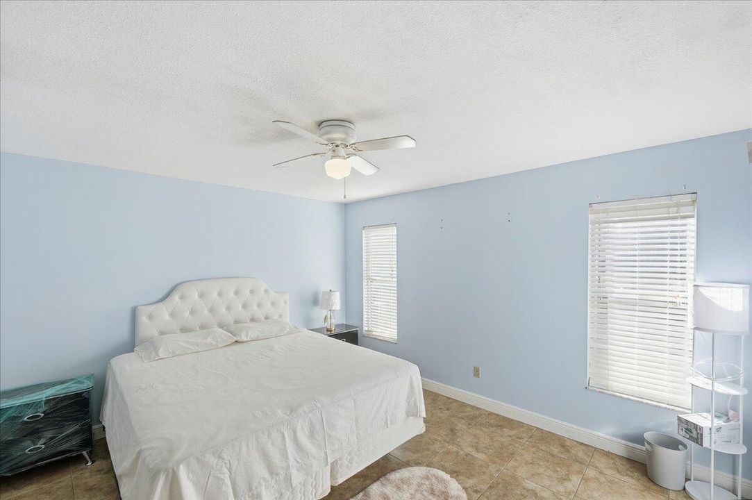 В аренду: $2,500 (4 спален, 2 ванн, 1343 Квадратных фут)