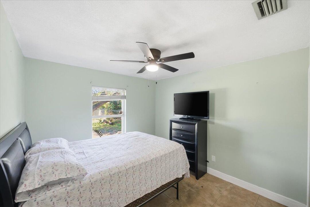 В аренду: $2,500 (4 спален, 2 ванн, 1343 Квадратных фут)