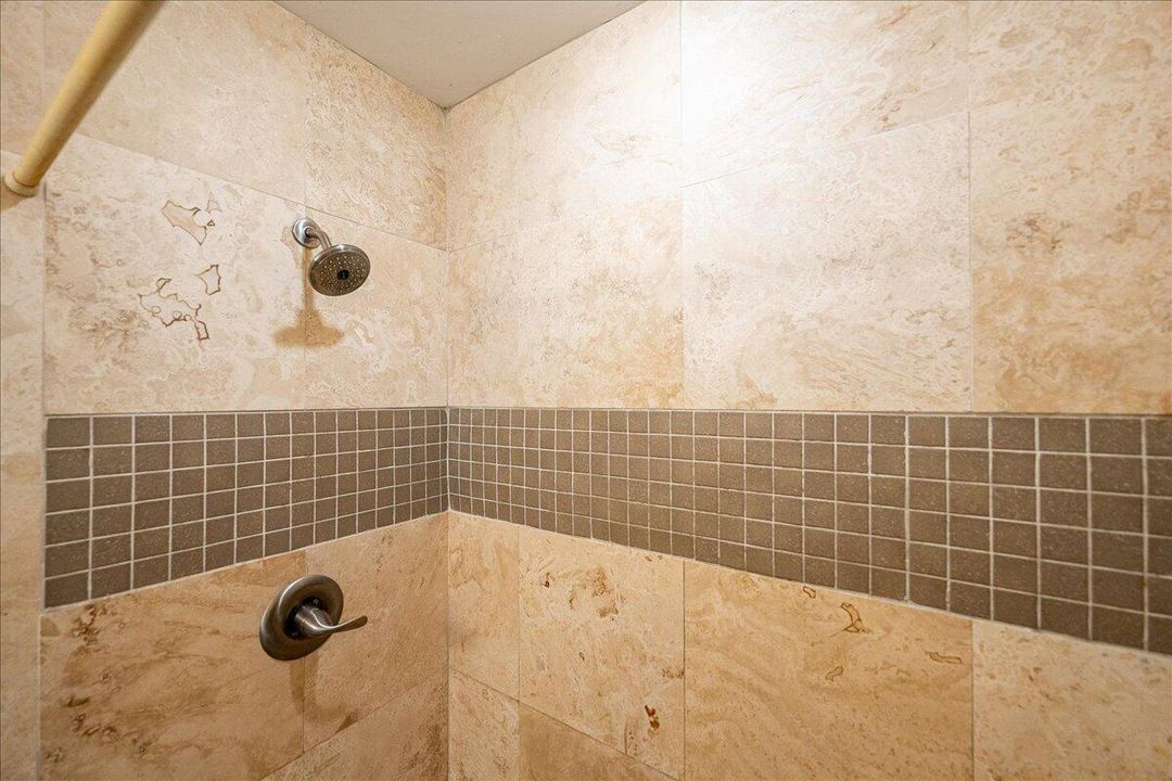 В аренду: $2,500 (4 спален, 2 ванн, 1343 Квадратных фут)