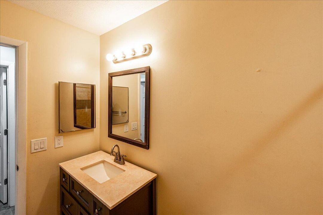 В аренду: $2,500 (4 спален, 2 ванн, 1343 Квадратных фут)