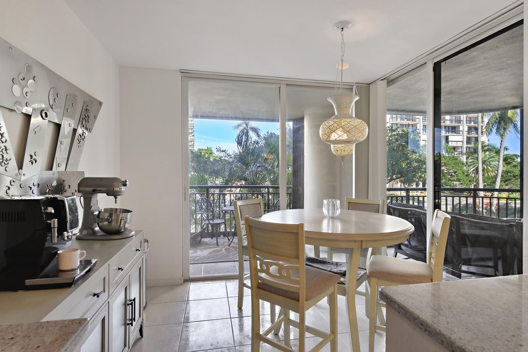 En Venta: $475,000 (3 camas, 2 baños, 2588 Pies cuadrados)