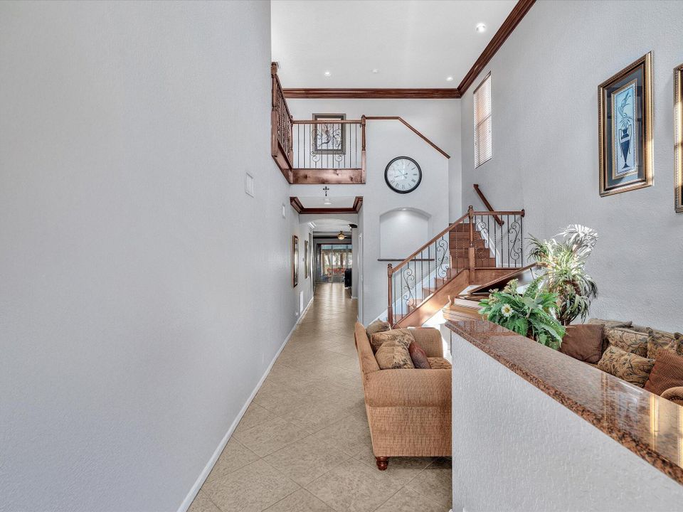 For Sale: $800,000 (5 beds, 3 baths, 2982 Square Feet)