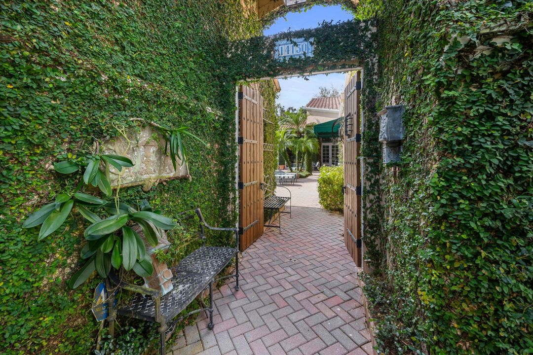 En Venta: $1,850,000 (3 camas, 3 baños, 2239 Pies cuadrados)