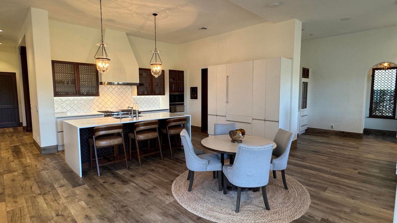 En Venta: $2,599,000 (4 camas, 5 baños, 5589 Pies cuadrados)