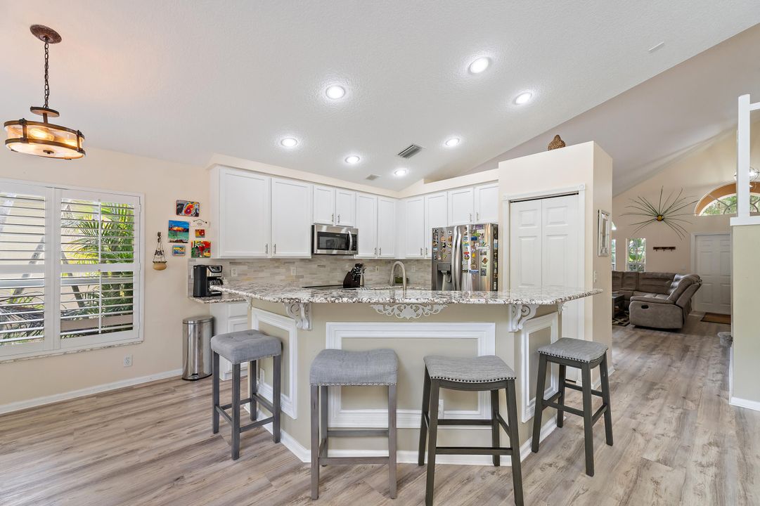 На продажу: $639,000 (3 спален, 2 ванн, 2218 Квадратных фут)