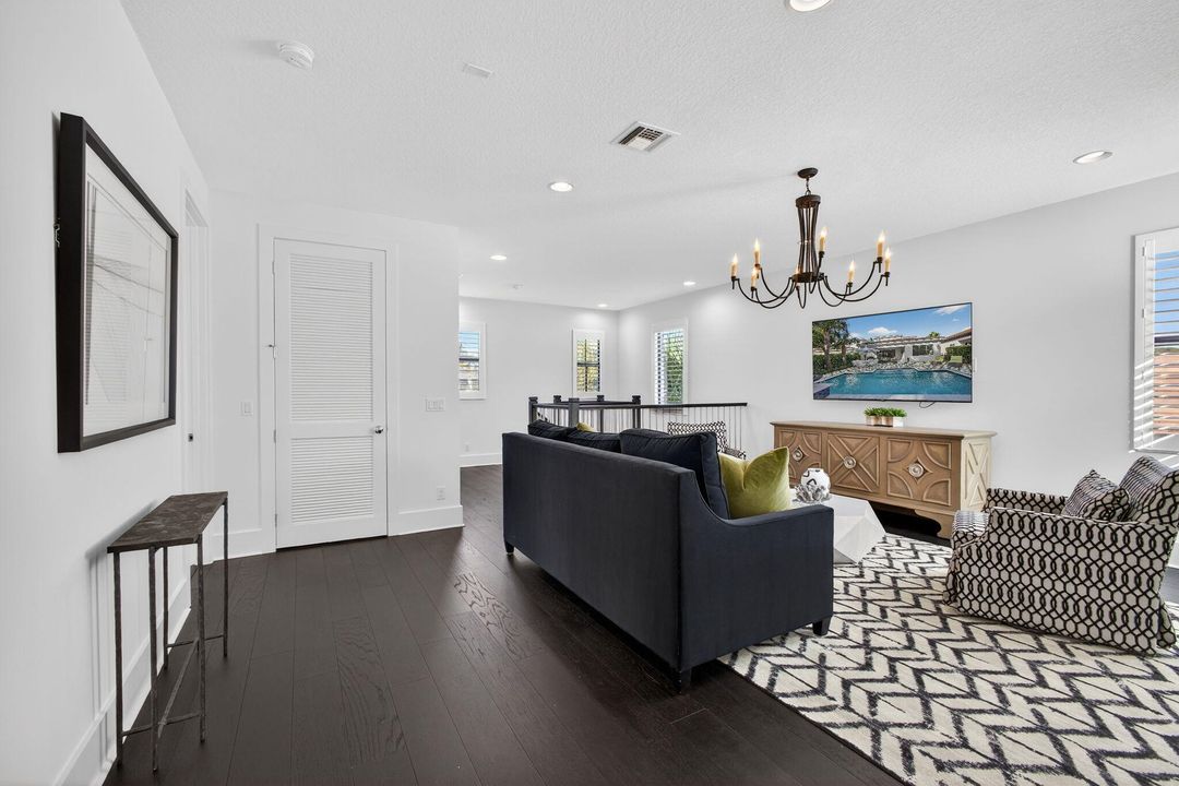 En Venta: $2,150,000 (3 camas, 3 baños, 3162 Pies cuadrados)