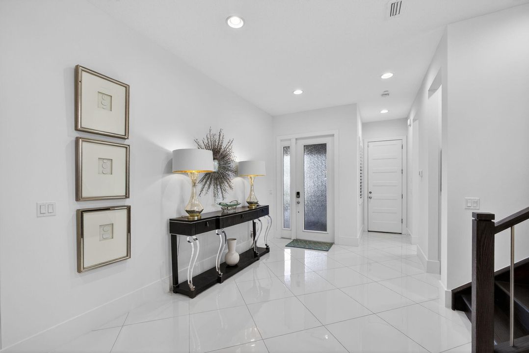 En Venta: $2,150,000 (3 camas, 3 baños, 3162 Pies cuadrados)