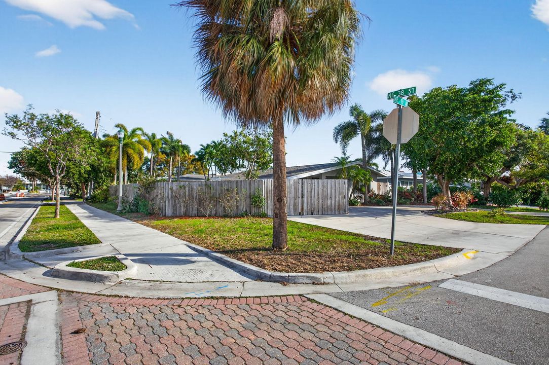 For Sale: $744,000 (3 beds, 2 baths, 1401 Square Feet)