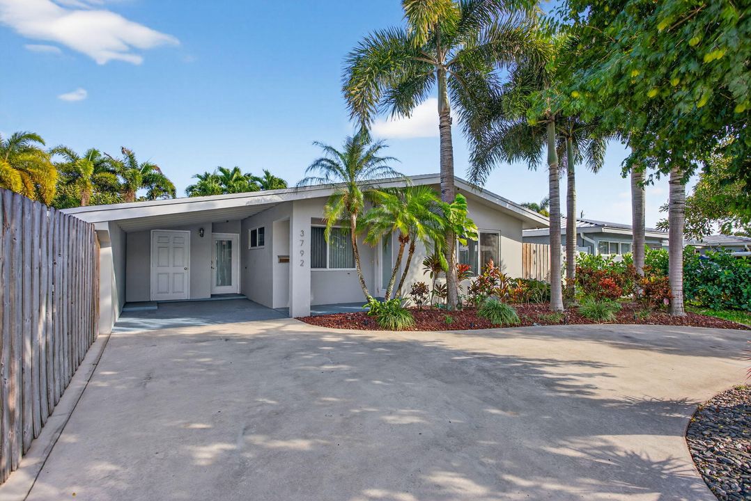 For Sale: $744,000 (3 beds, 2 baths, 1401 Square Feet)