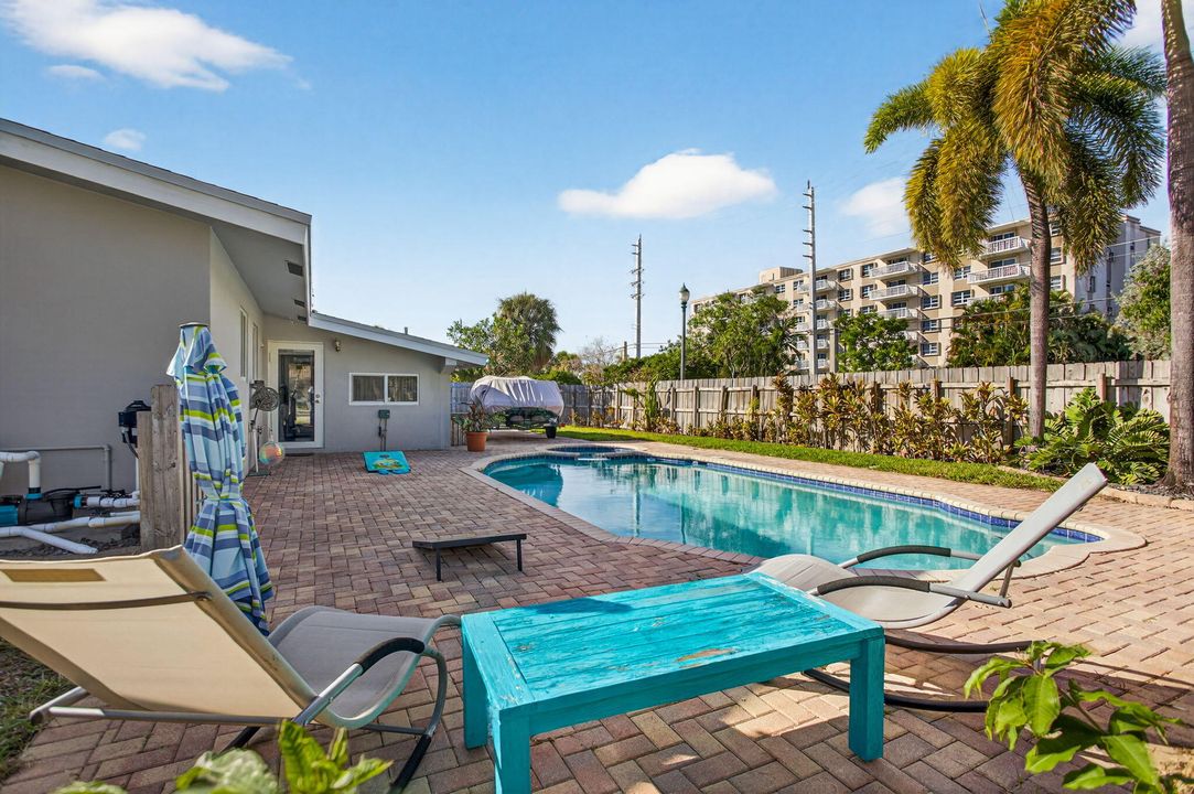 For Sale: $744,000 (3 beds, 2 baths, 1401 Square Feet)