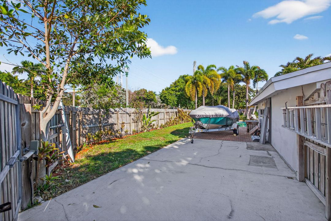 For Sale: $744,000 (3 beds, 2 baths, 1401 Square Feet)