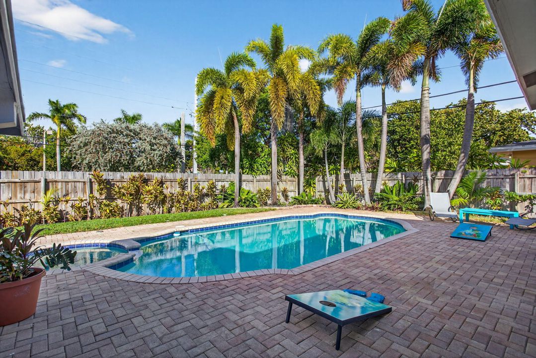 For Sale: $744,000 (3 beds, 2 baths, 1401 Square Feet)