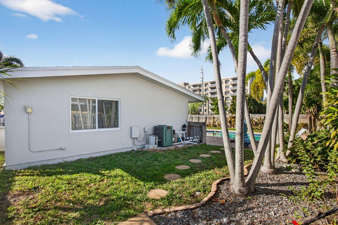 For Sale: $744,000 (3 beds, 2 baths, 1401 Square Feet)