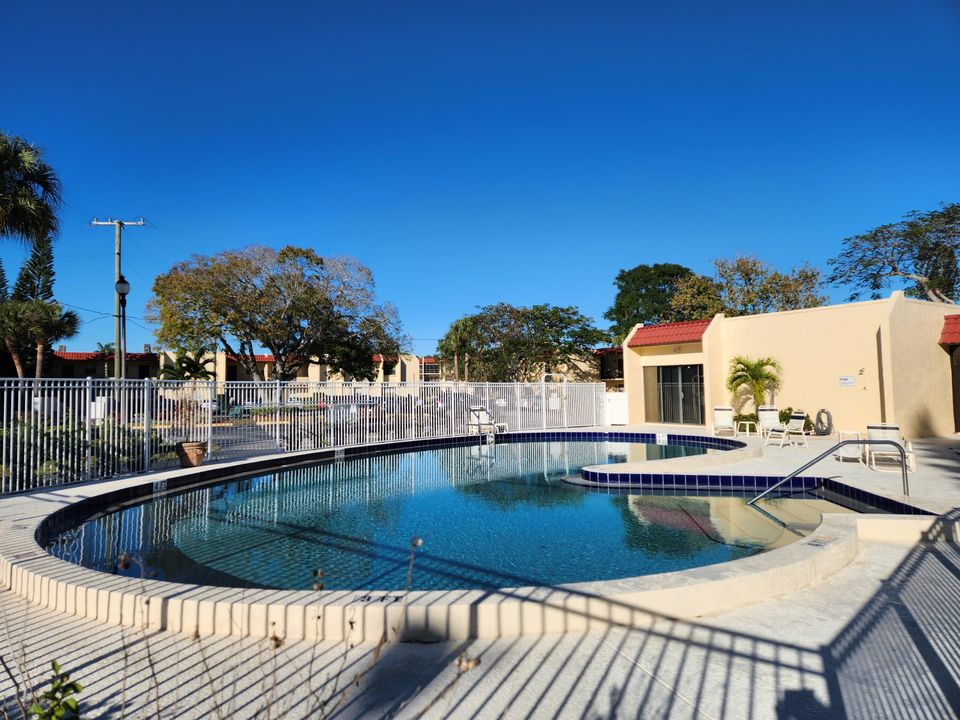 En Venta: $174,900 (2 camas, 2 baños, 900 Pies cuadrados)