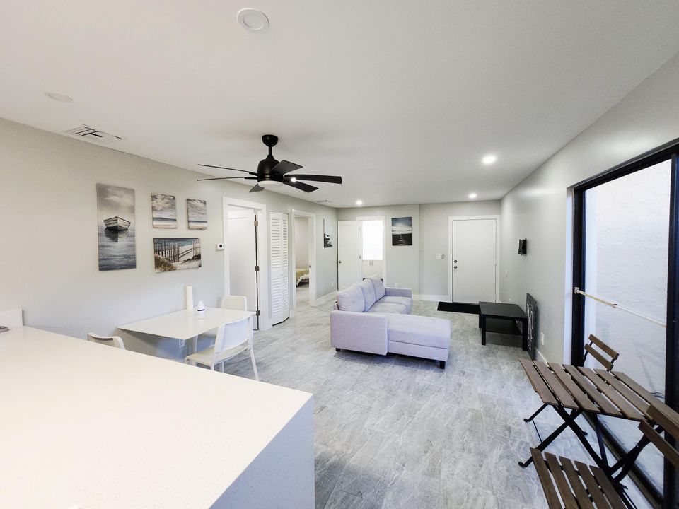 En Venta: $174,900 (2 camas, 2 baños, 900 Pies cuadrados)