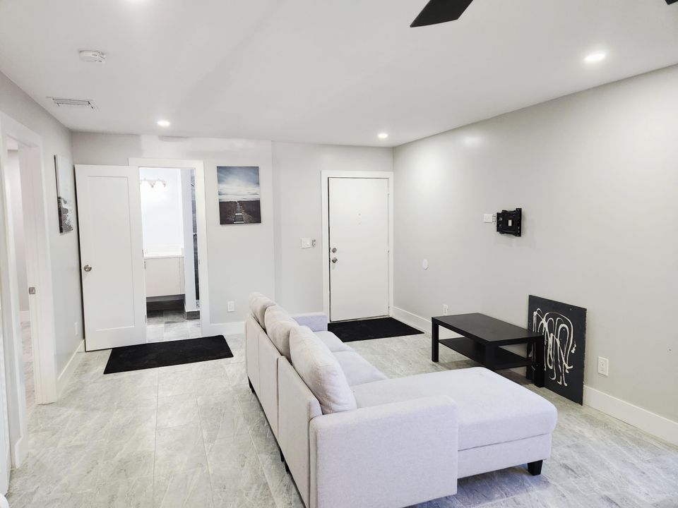 En Venta: $174,900 (2 camas, 2 baños, 900 Pies cuadrados)