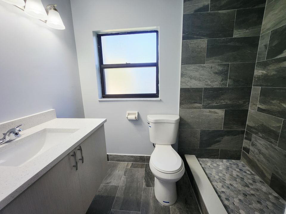 En Venta: $174,900 (2 camas, 2 baños, 900 Pies cuadrados)