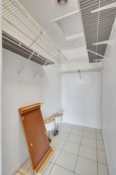 待售: $134,750 (2 贝兹, 1 浴室, 798 平方英尺)