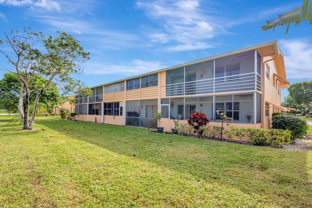 待售: $134,750 (2 贝兹, 1 浴室, 798 平方英尺)