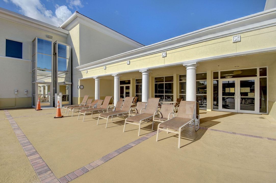 待售: $134,750 (2 贝兹, 1 浴室, 798 平方英尺)