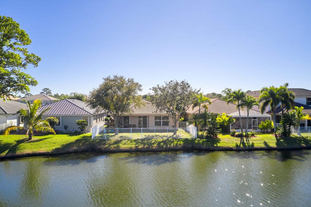 For Sale: $550,000 (3 beds, 2 baths, 1905 Square Feet)