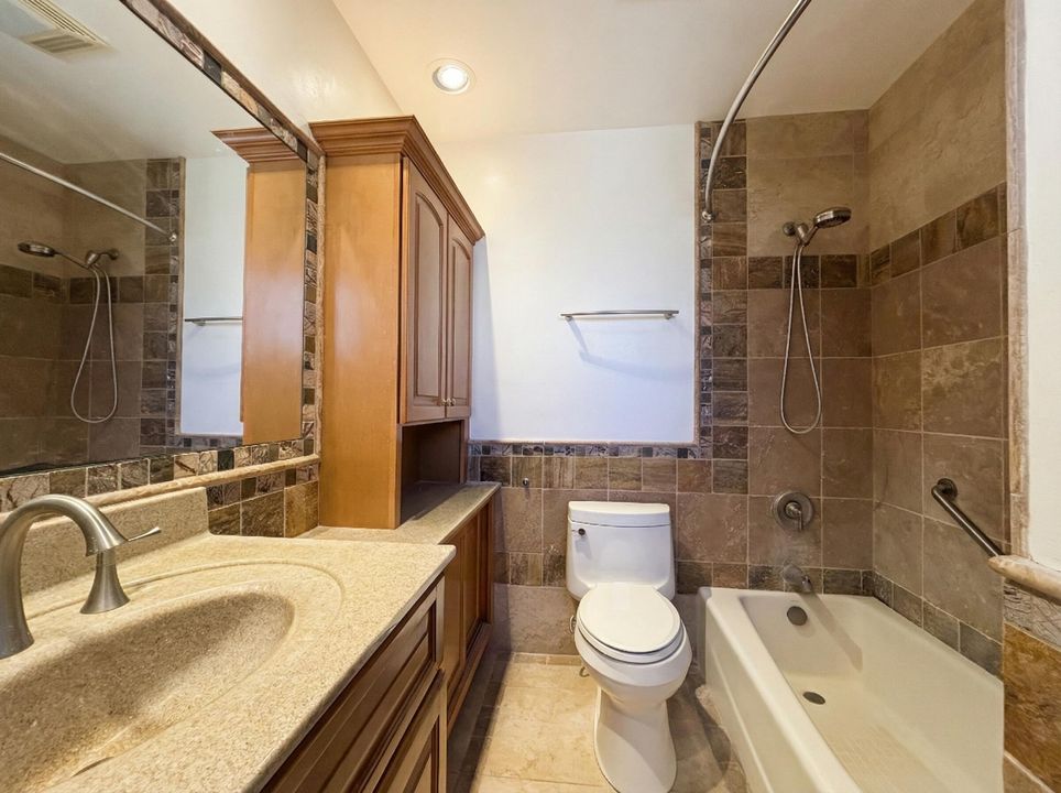 En Venta: $825,000 (3 camas, 3 baños, 1961 Pies cuadrados)