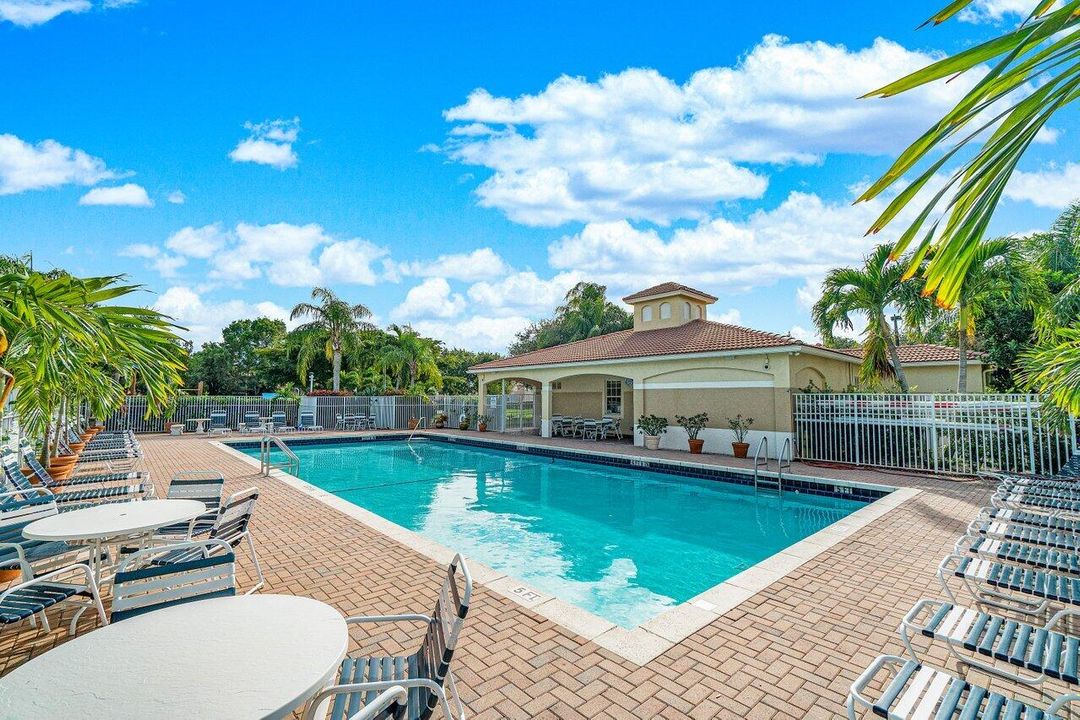 En Venta: $475,000 (3 camas, 2 baños, 1592 Pies cuadrados)