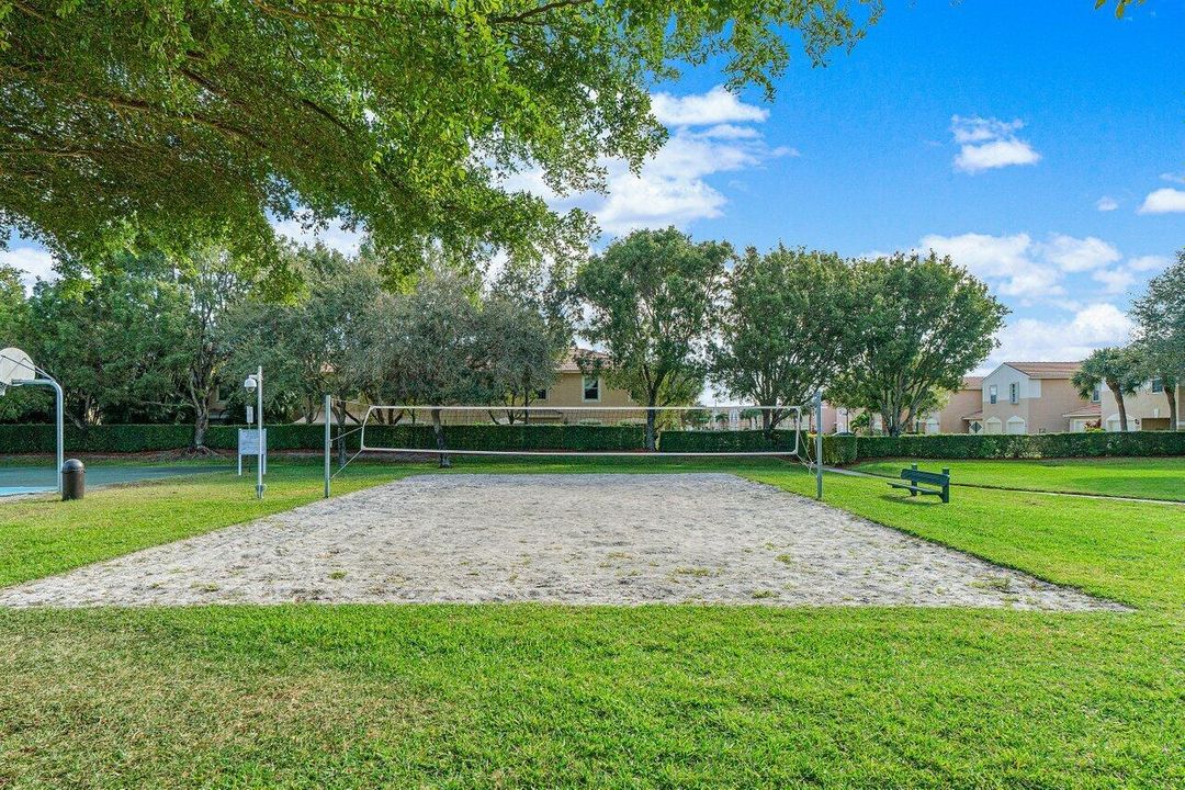 En Venta: $475,000 (3 camas, 2 baños, 1592 Pies cuadrados)